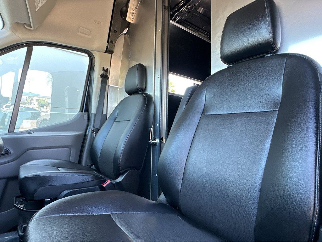 Used 2023 Ford Transit 250 148 High Roof Extended w/ Load Area Protection Package RWD image 7