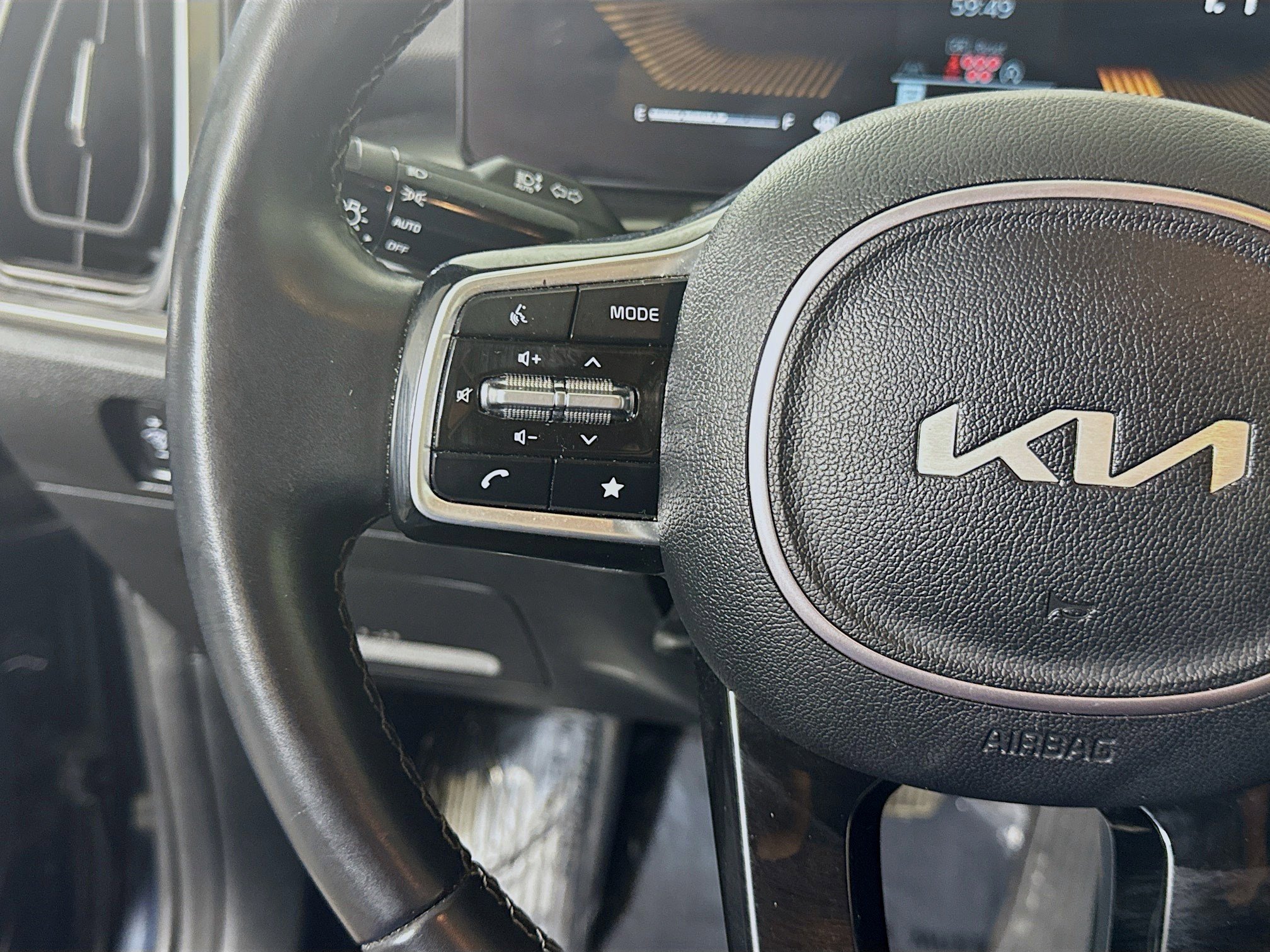 Used 2024 Kia Sorento S image 14