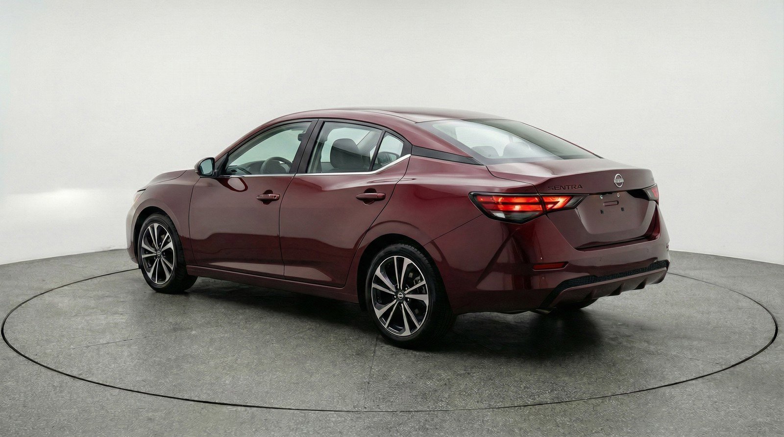 Used 2025 Nissan Sentra SV image 6