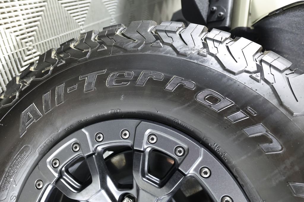 Used 2025 Ford Bronco Raptor w/ Interior Carbon Fiber Pack AWD/4WD image 47
