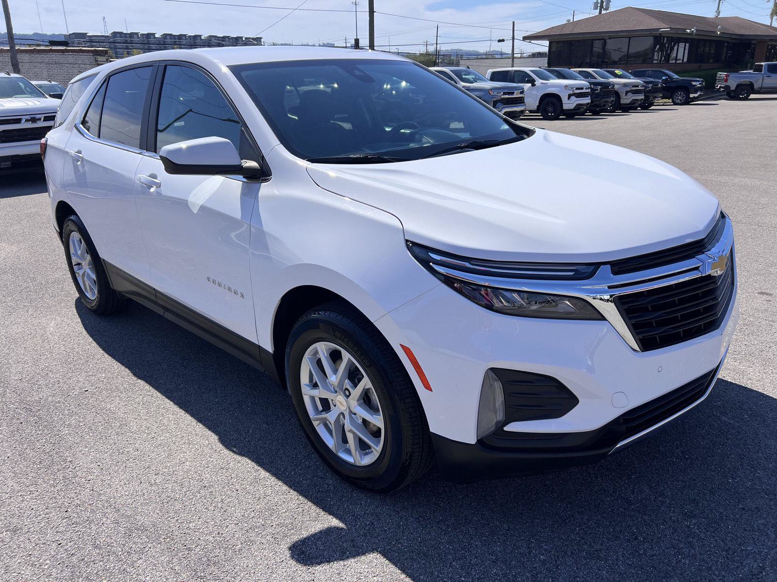 Used 2024 Chevrolet Equinox LT FWD image 9