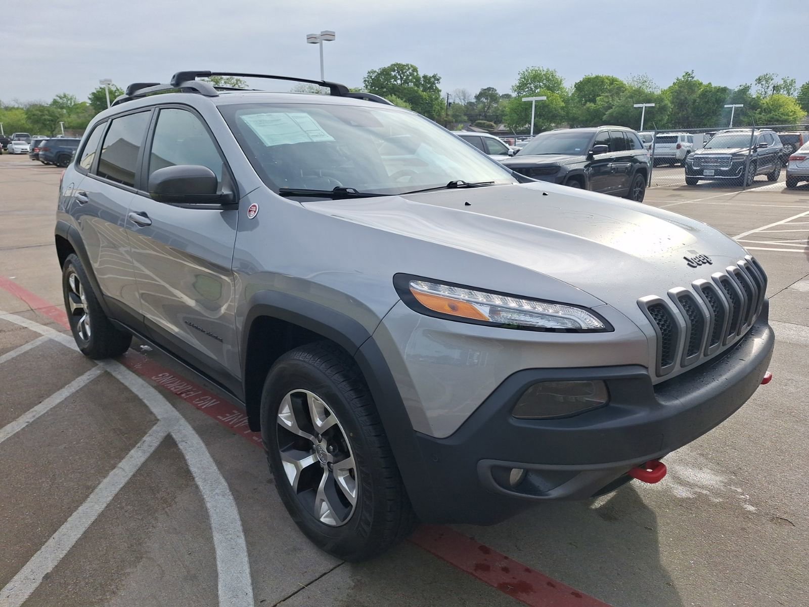 Used 2017 Jeep Cherokee Trailhawk image 8