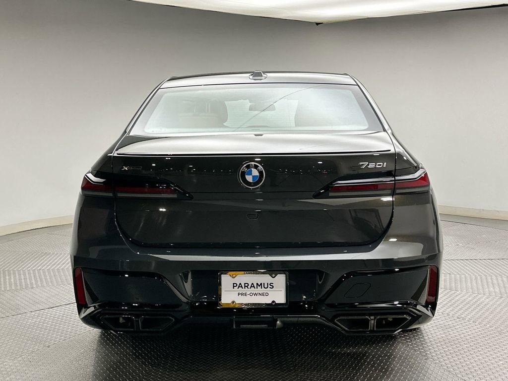 Used 2024 BMW 760i xDrive w/ Executive Package AWD/4WD image 12