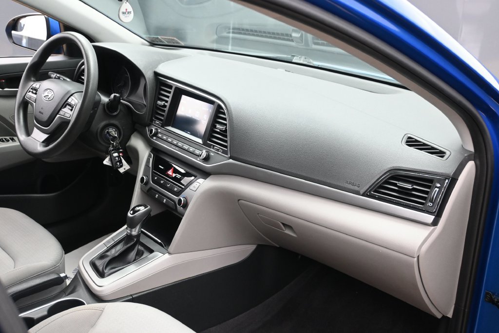 Used 2017 Hyundai Elantra SE FWD image 23