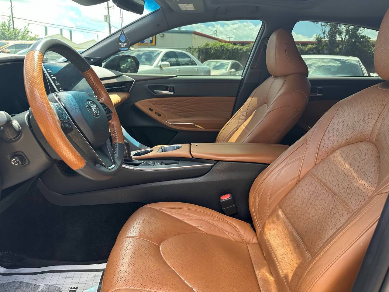 Used 2019 Toyota Avalon Limited w/ Advanced Safety Package FWD image 16
