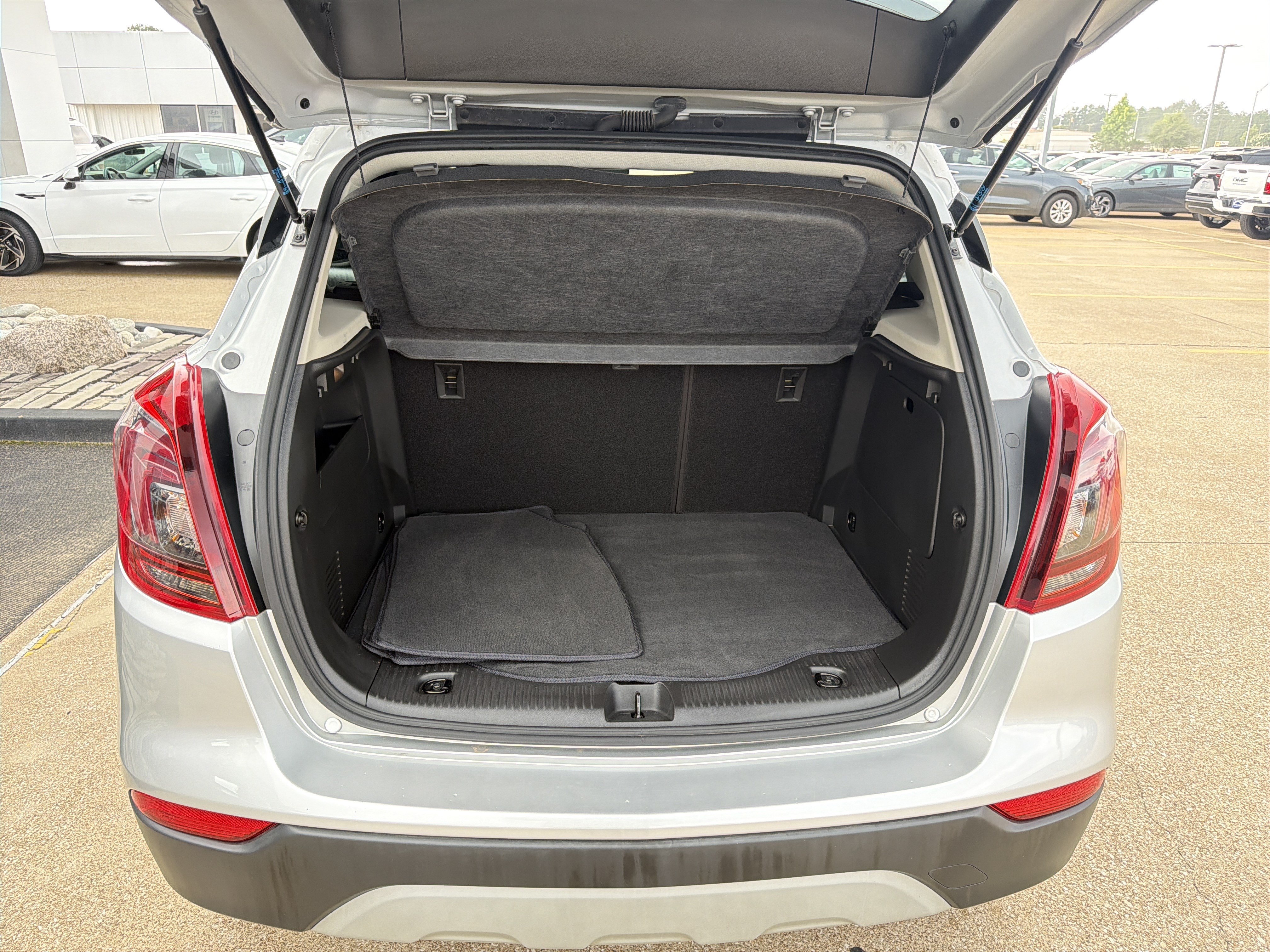 Used 2021 Buick Encore Preferred w/ Safety Package FWD image 25