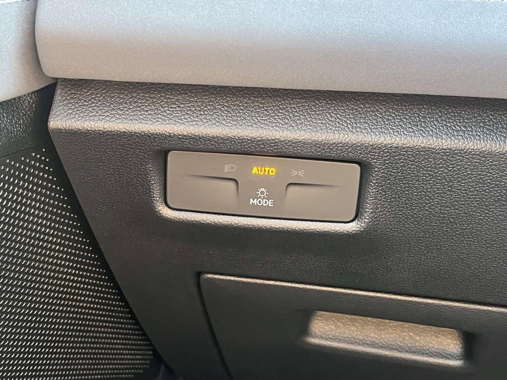 New 2026 Volkswagen Tiguan SE AWD/4WD image 23
