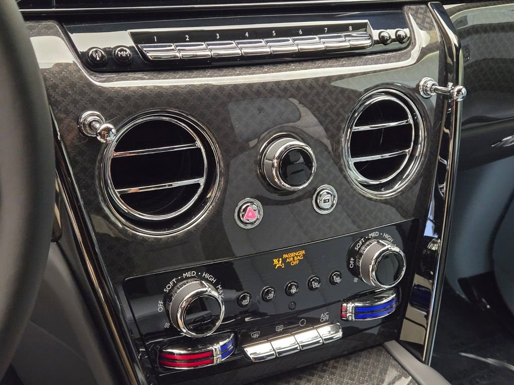 Certified 2025 Rolls-Royce Cullinan Black Badge image 40