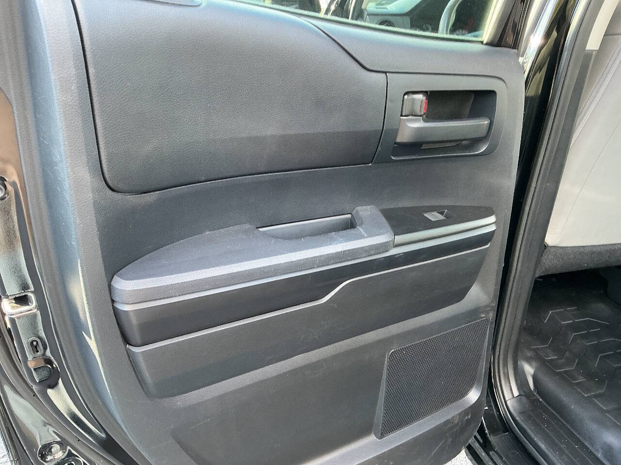 Used 2014 Toyota Tundra SR AWD/4WD image 18