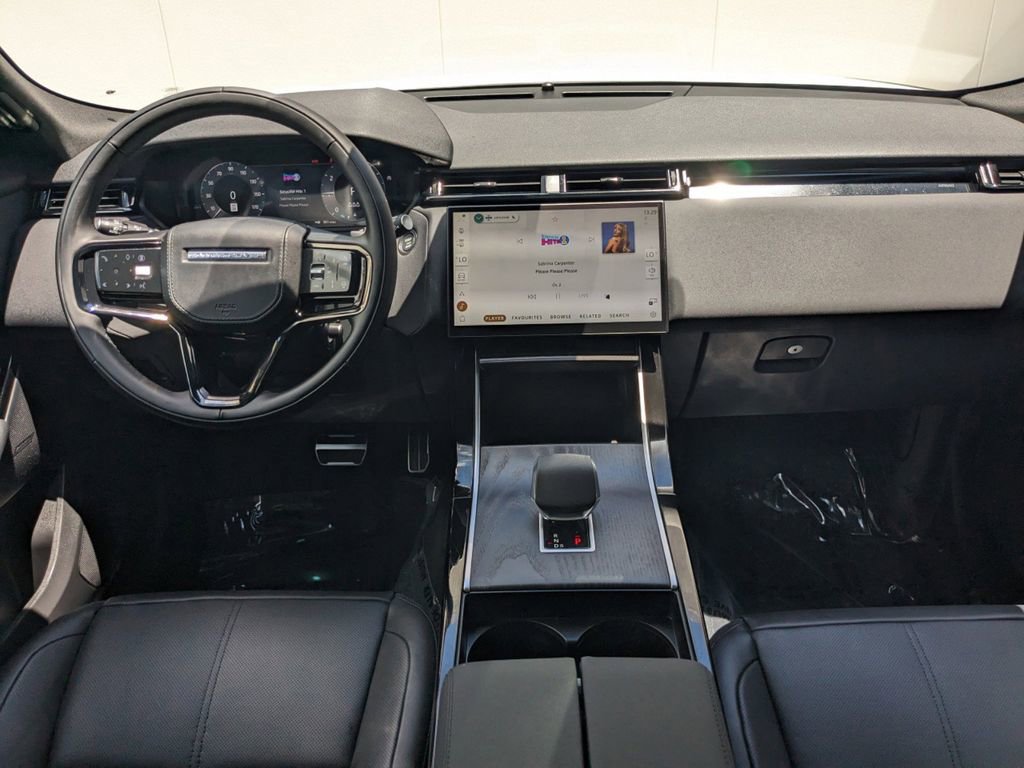 New 2025 Land Rover Range Rover Velar Dynamic SE image 13
