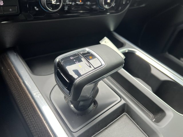 Used 2023 Chevrolet Silverado 1500 LT Trail Boss w/ LPO, Dark Essentials Package AWD/4WD image 16