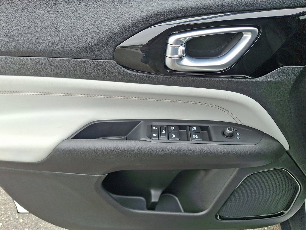 Used 2024 Jeep Compass Limited image 23