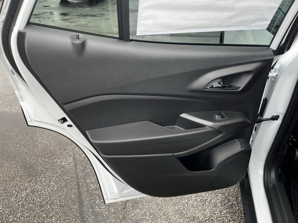 New 2026 Chevrolet Trax RS w/ Sunroof Package image 22