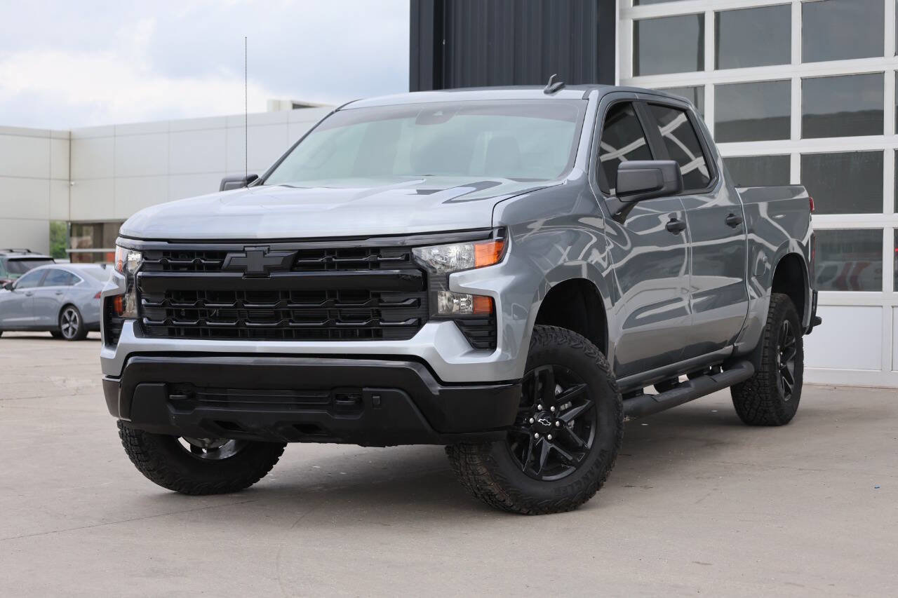 Used 2026 Chevrolet Silverado 1500 Custom Trail Boss w/ Dark Appearance Package AWD/4WD image 3