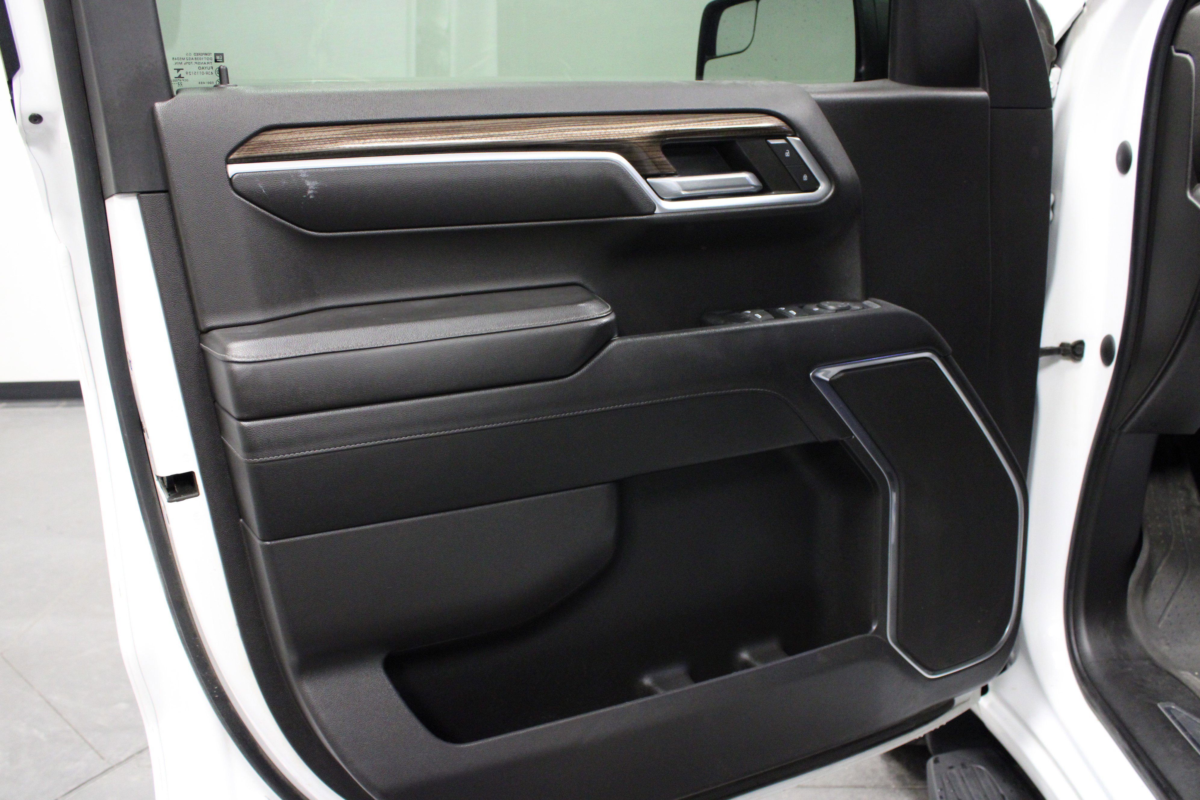 Used 2023 Chevrolet Silverado 1500 LT w/ Protection Package image 11