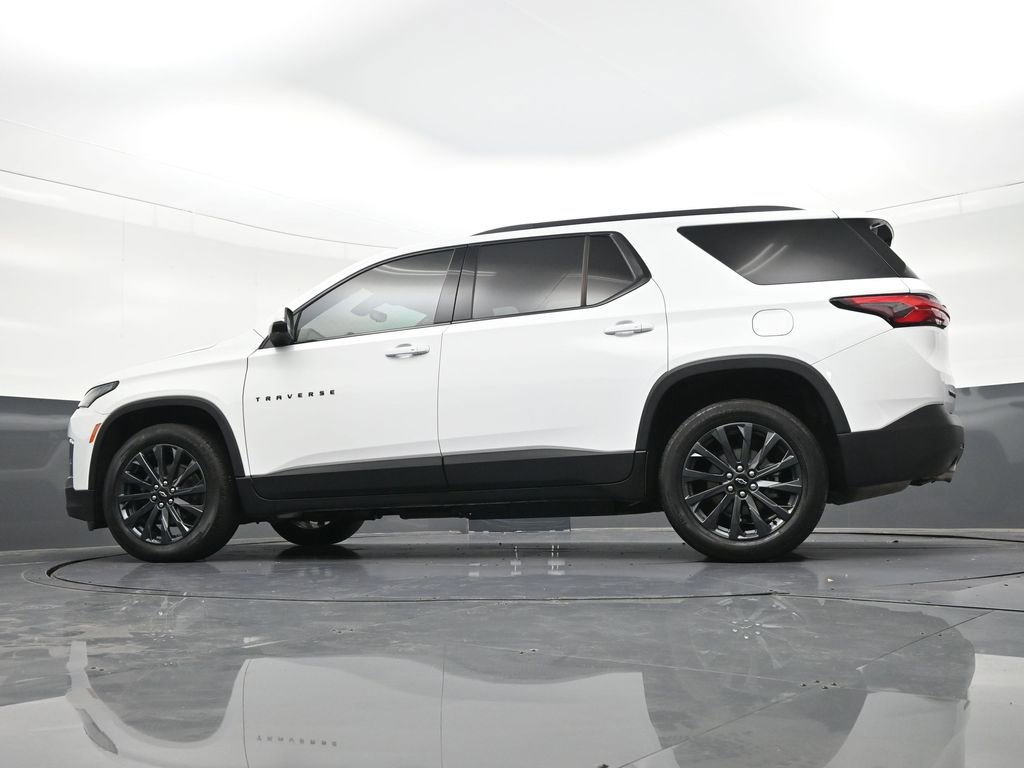 Used 2023 Chevrolet Traverse RS FWD image 30