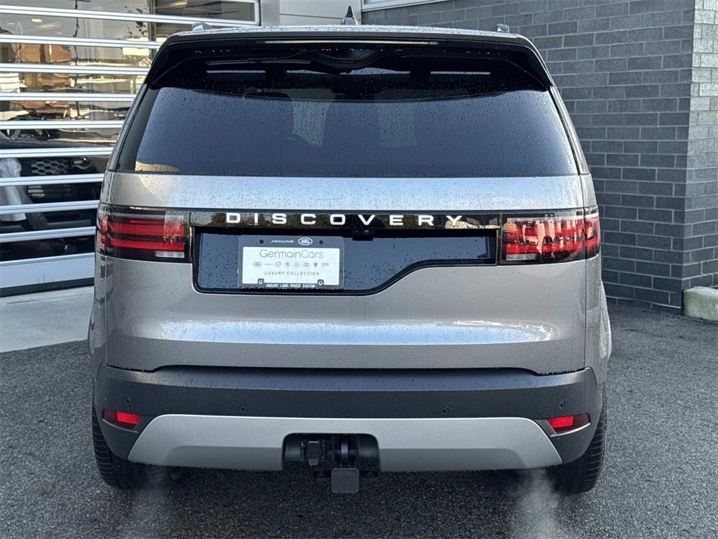 New 2025 Land Rover Discovery S image 5
