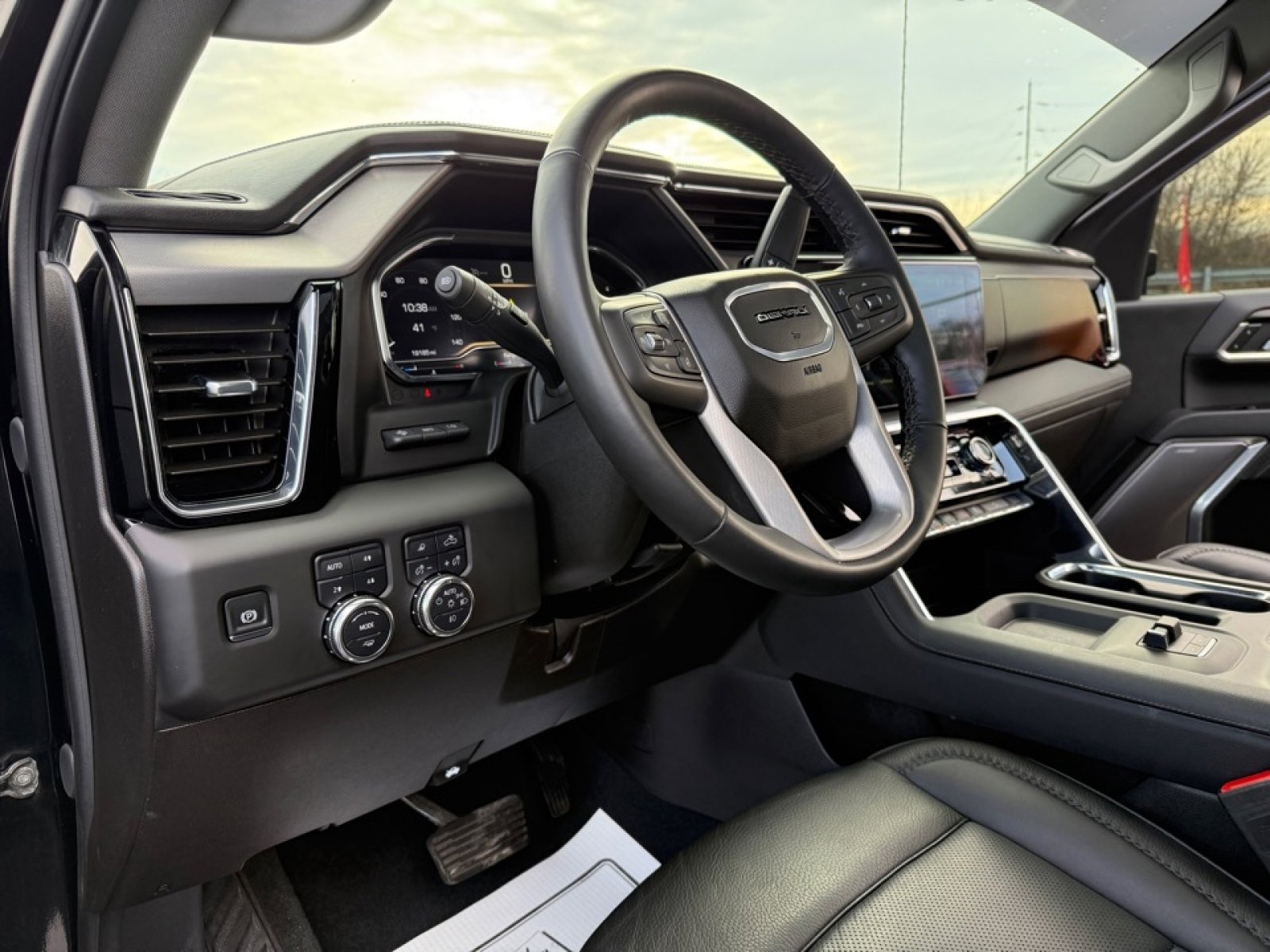 Used 2025 GMC Sierra 2500 Denali w/ Technology Package image 13