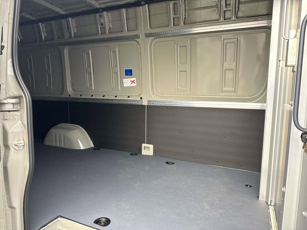 New 2025 Mercedes-Benz Sprinter 2500 image 6