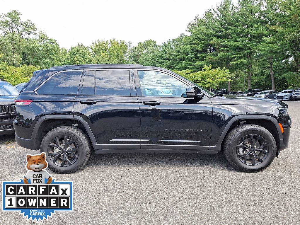 Used 2026 Jeep Grand Cherokee Altitude AWD/4WD image 7