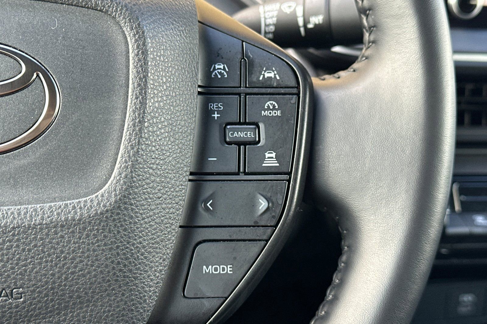 Used 2024 Toyota Prius LE image 29