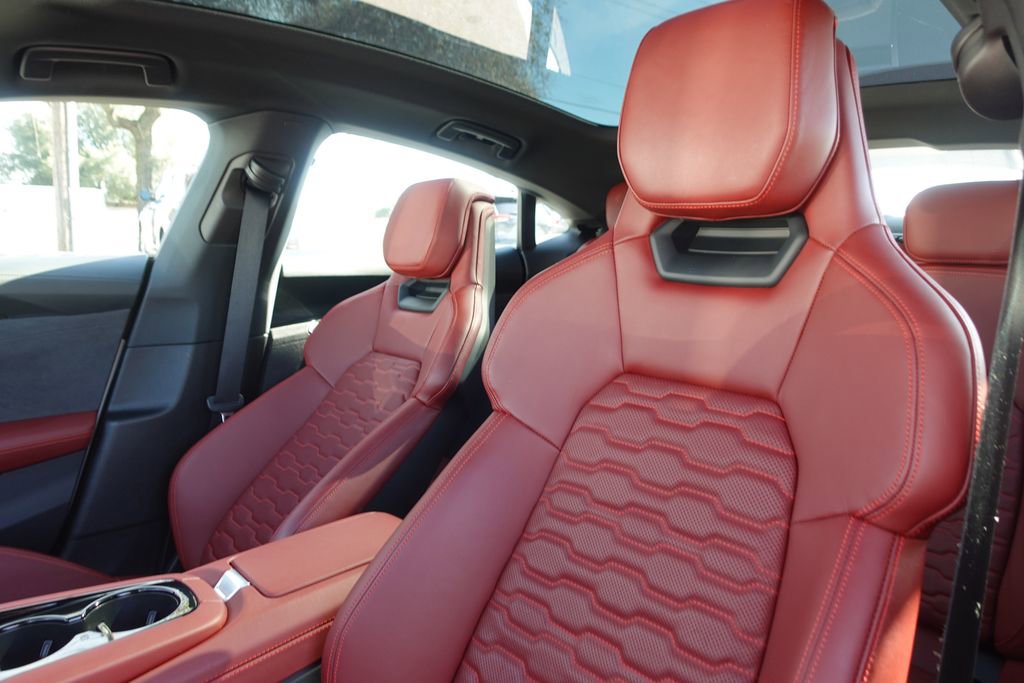 Used 2024 Audi e-tron GT Premium Plus image 21