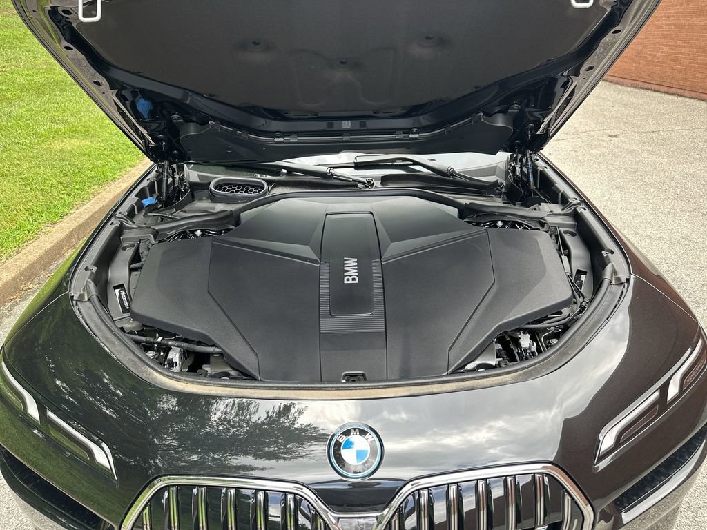 New 2025 BMW i7 xDrive60 image 26
