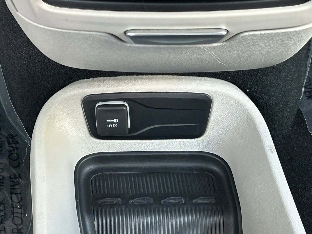 Used 2023 Chrysler Pacifica Touring-L image 24