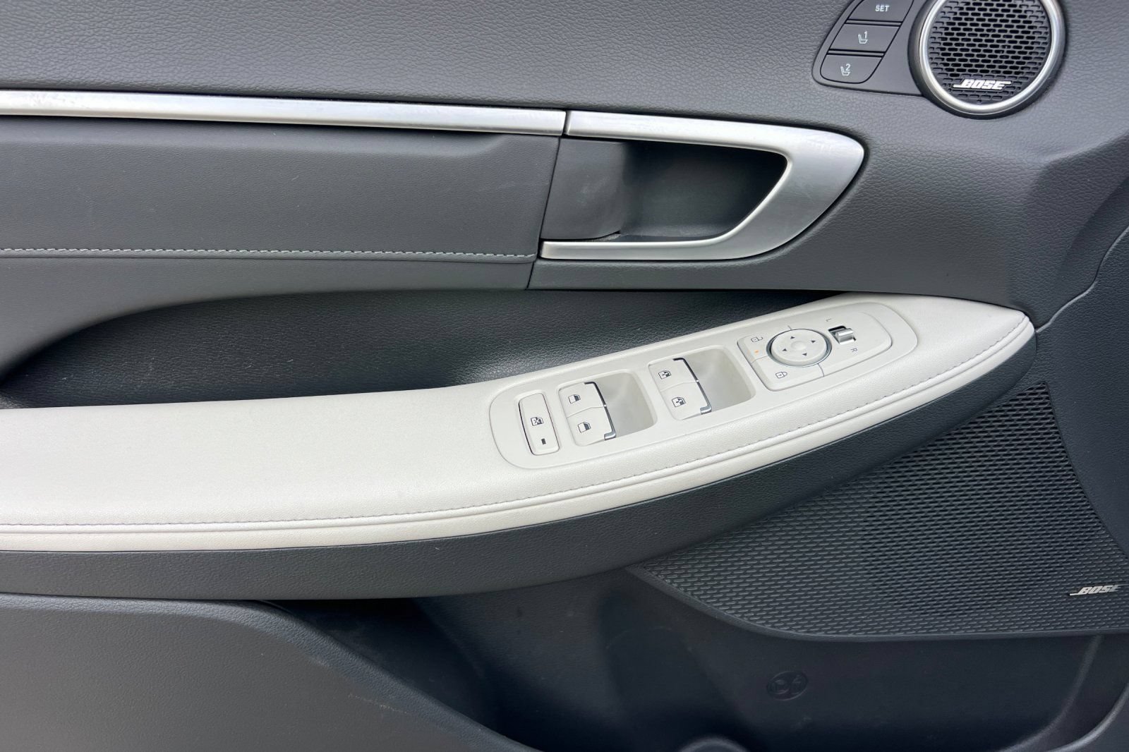 Used 2025 Hyundai Sonata Limited FWD image 11
