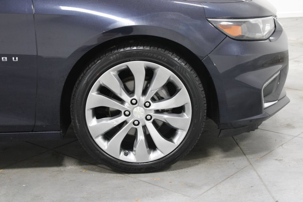 Used 2017 Chevrolet Malibu LT w/ Leather Package FWD image 12
