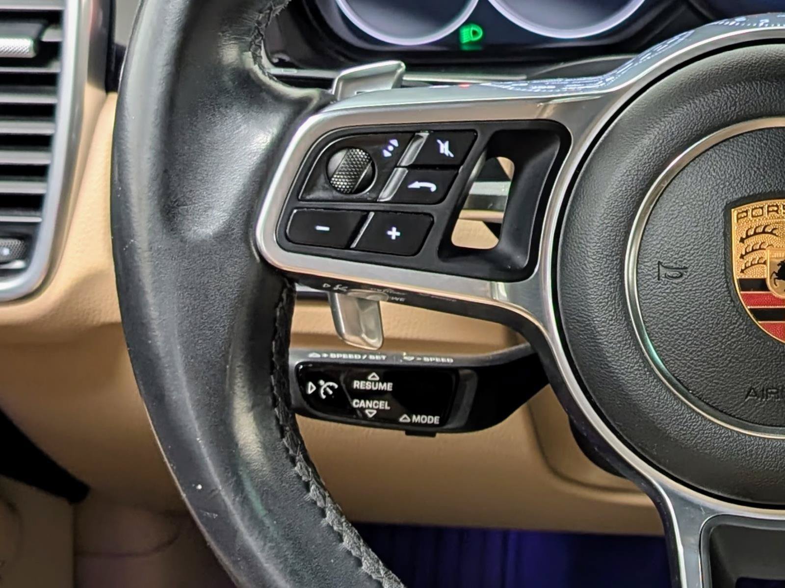 Used 2019 Porsche Cayenne AWD/4WD image 32