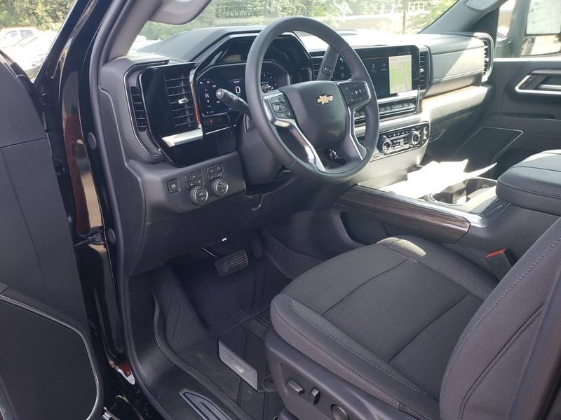 New 2026 Chevrolet Silverado 3500 LT w/ All Star Edition AWD/4WD image 6