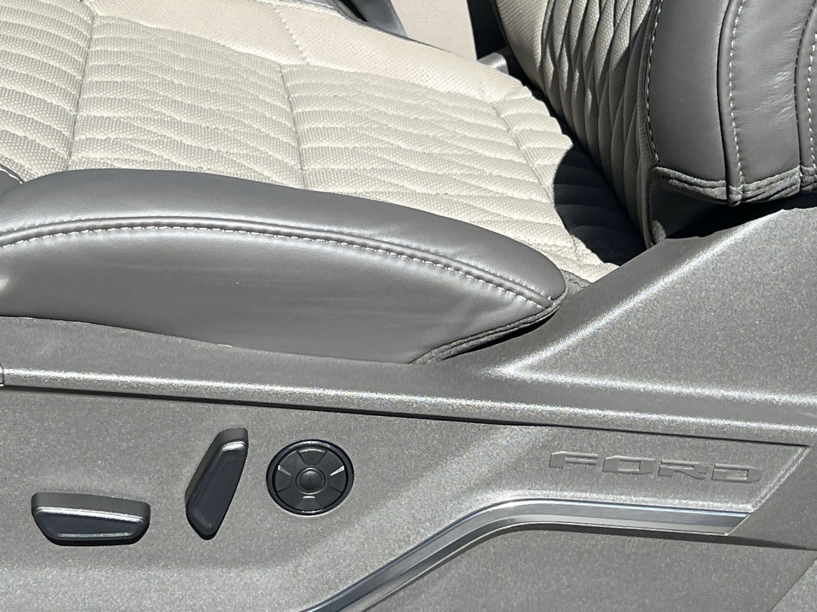 New 2026 Ford F350 Platinum image 14