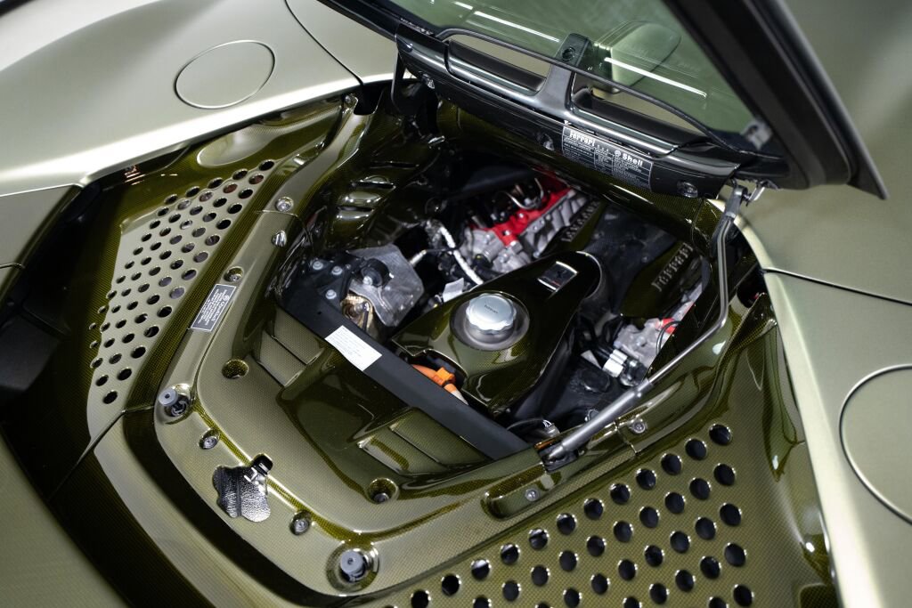 Used 2025 Ferrari SF90 Spider image 29