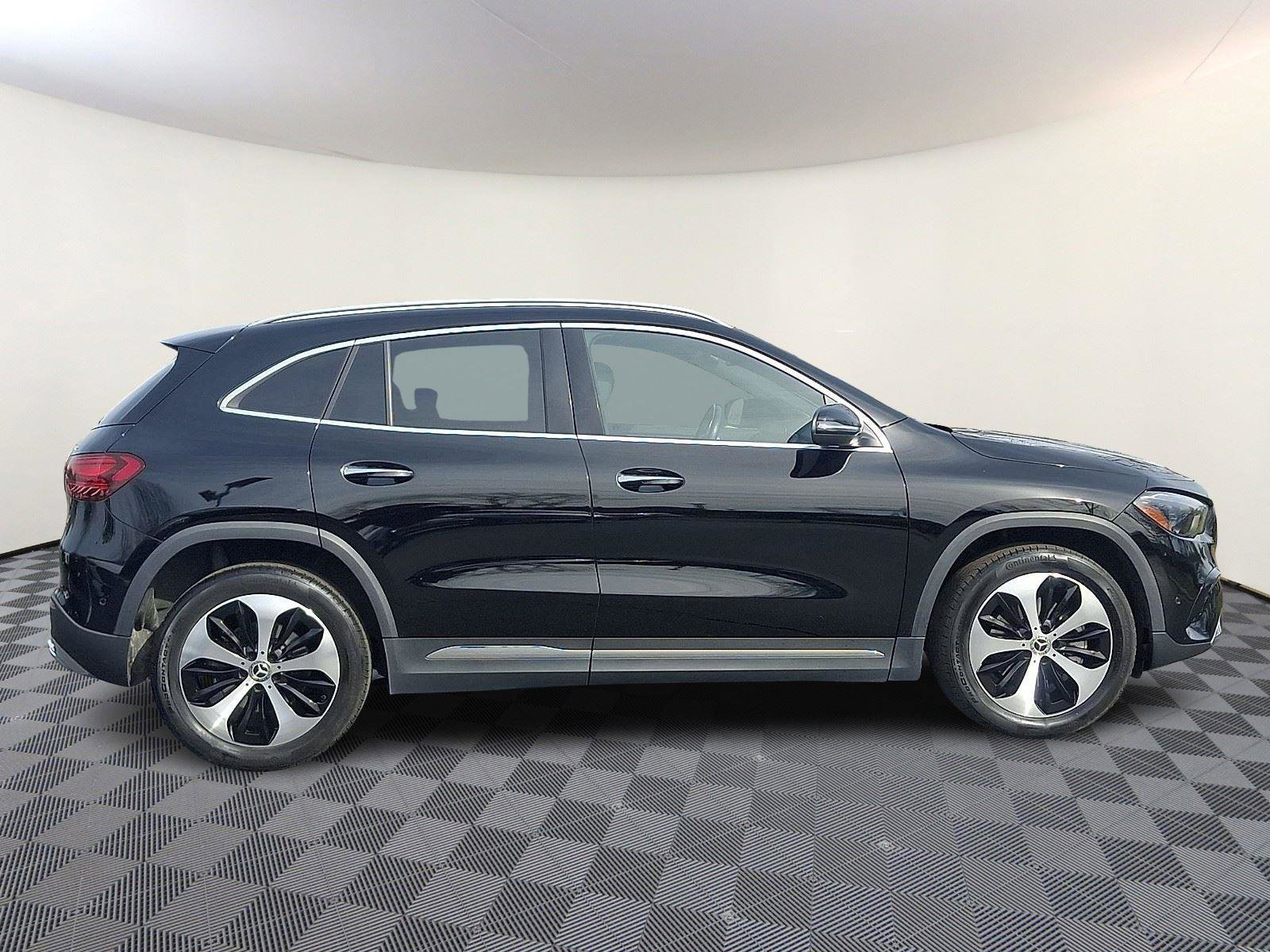 Used 2025 Mercedes-Benz GLA 250 4MATIC image 7