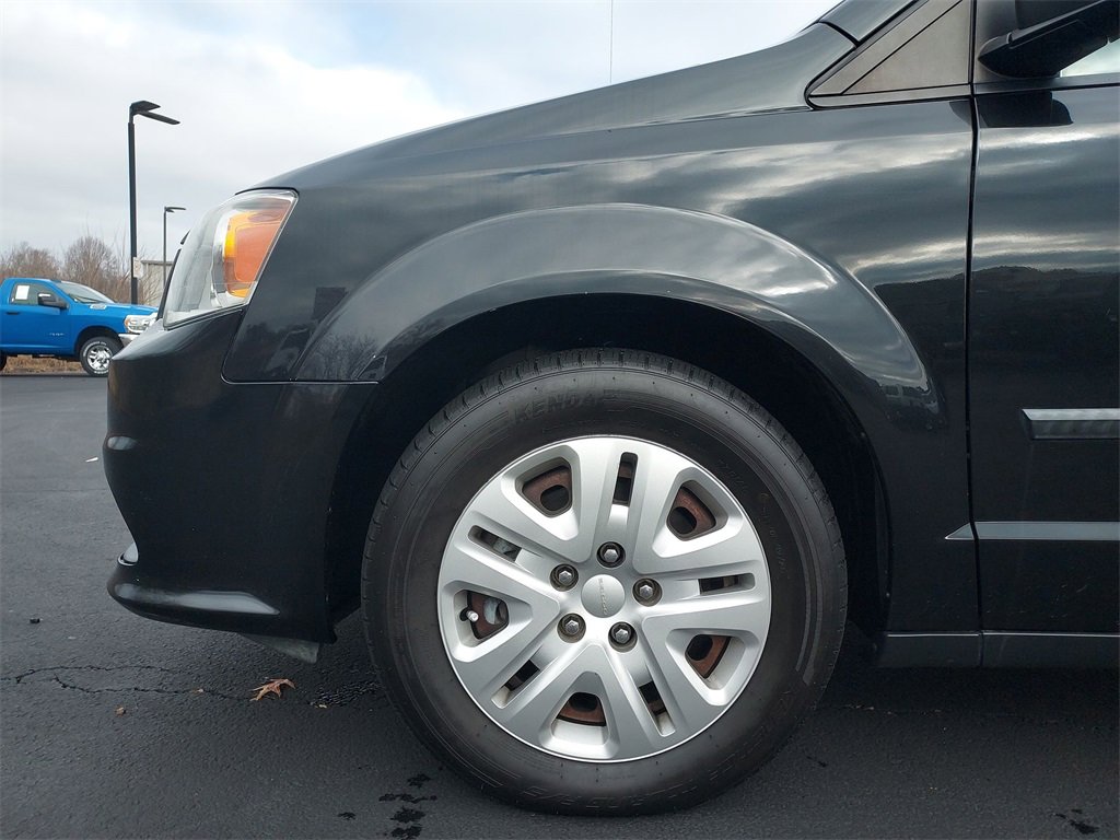 Used 2016 Dodge Grand Caravan American Value Package w/ UConnect Hands-Free Group image 16