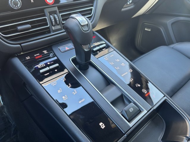 Certified 2025 Porsche Macan image 21
