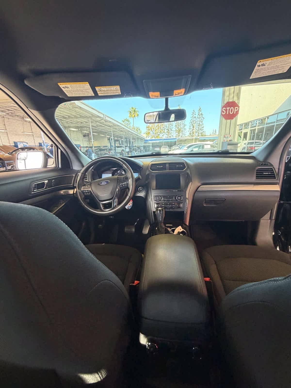 Used 2018 Ford Explorer XLT w/ Equipment Group 201A FWD image 14