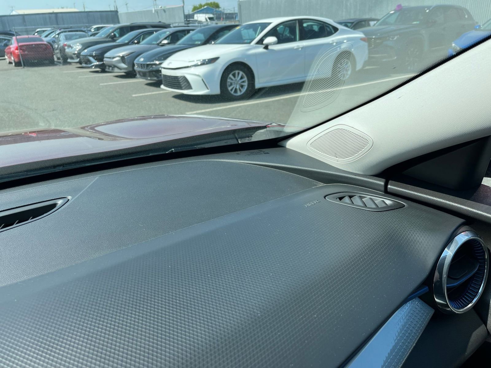 Used 2025 Chevrolet Trax LT FWD image 35