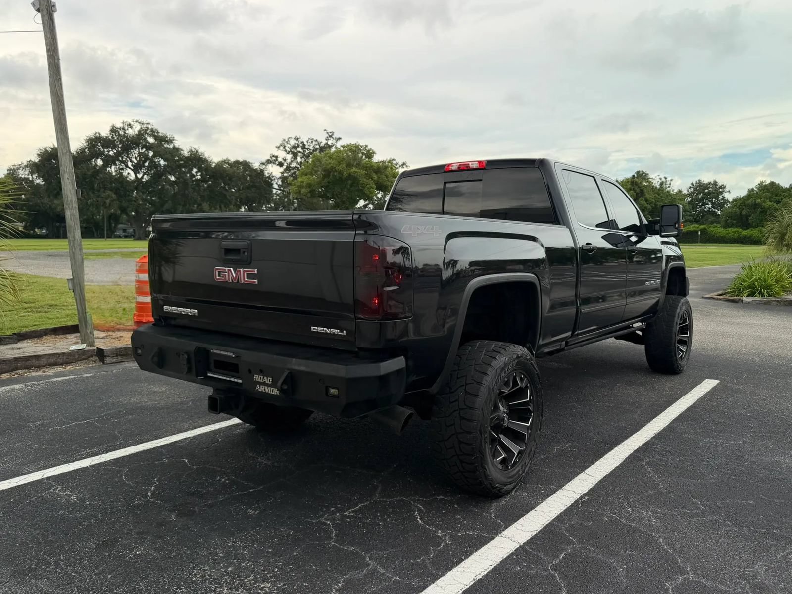 Used 2016 GMC Sierra 2500 Denali w/ Duramax Plus Package AWD/4WD image 5