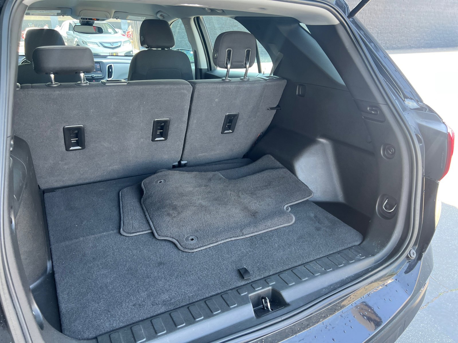 Used 2020 Chevrolet Equinox LS FWD image 16