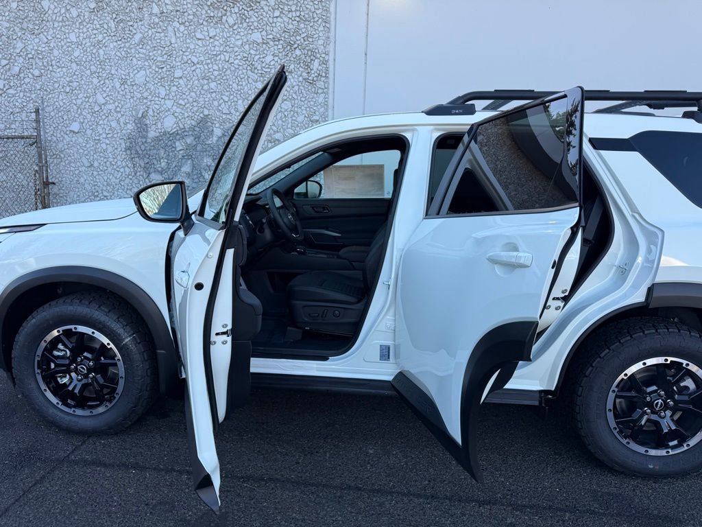 New 2025 Nissan Pathfinder Rock Creek image 19