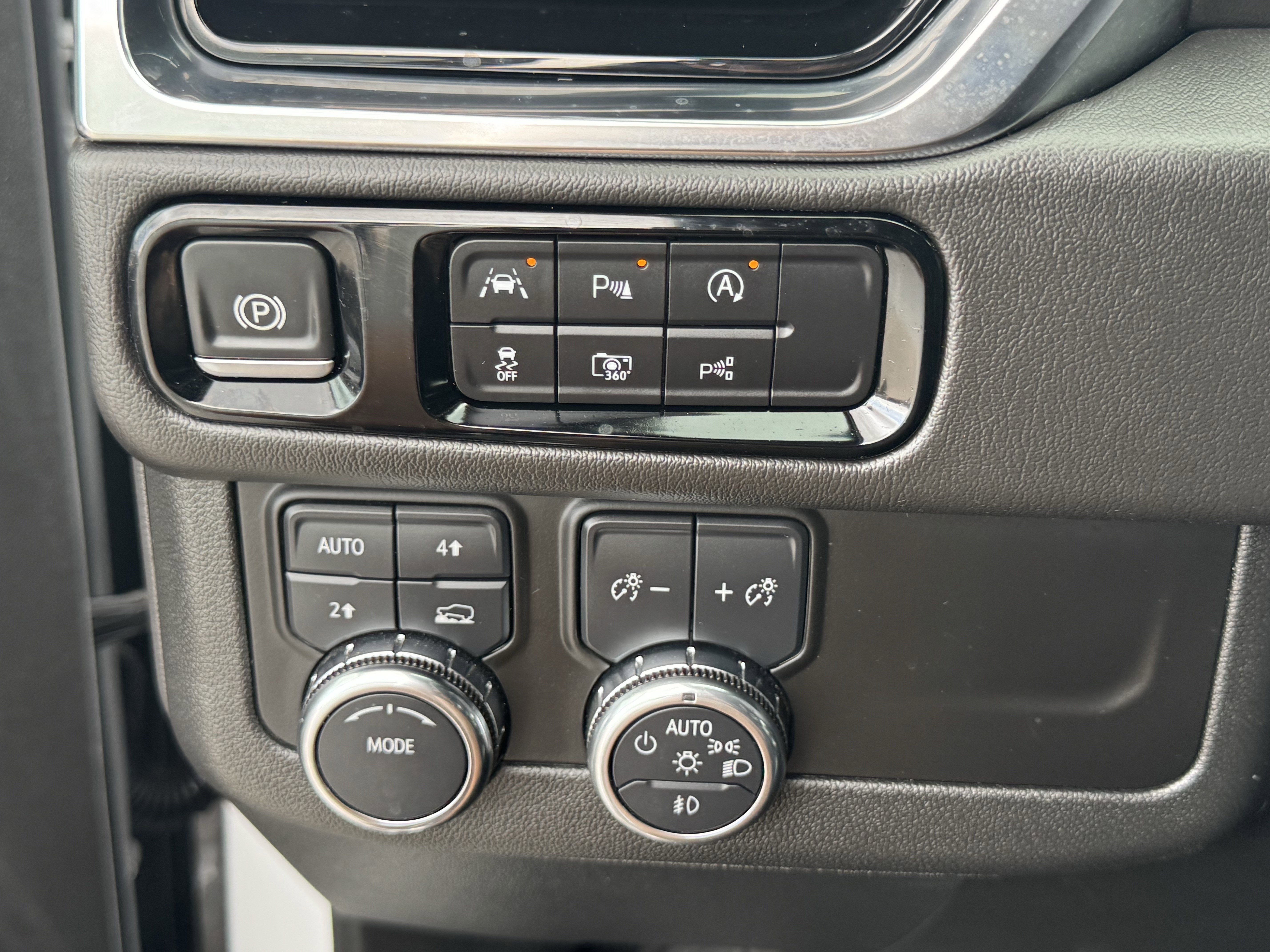 Used 2025 GMC Yukon Denali image 26