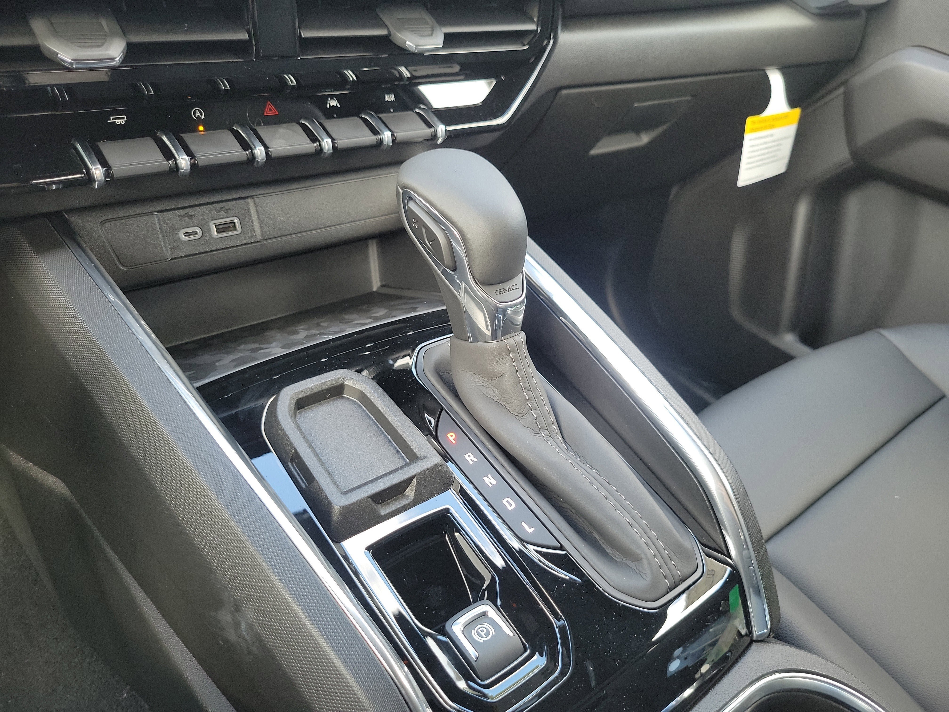 New 2026 GMC Canyon Elevation w/ Convenience Package RWD image 11