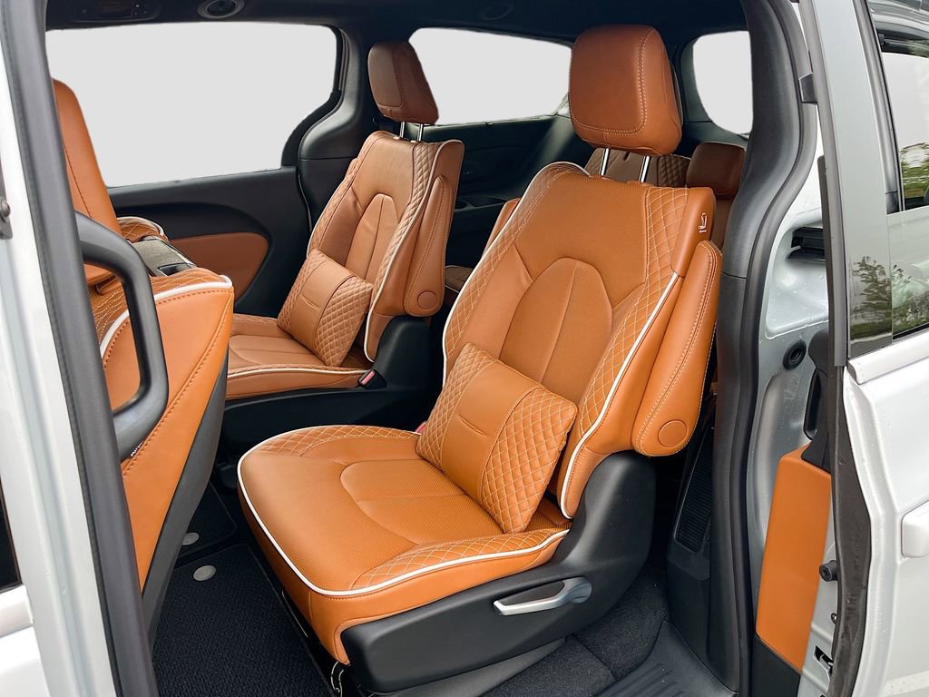 New 2026 Chrysler Pacifica Pinnacle FWD image 25