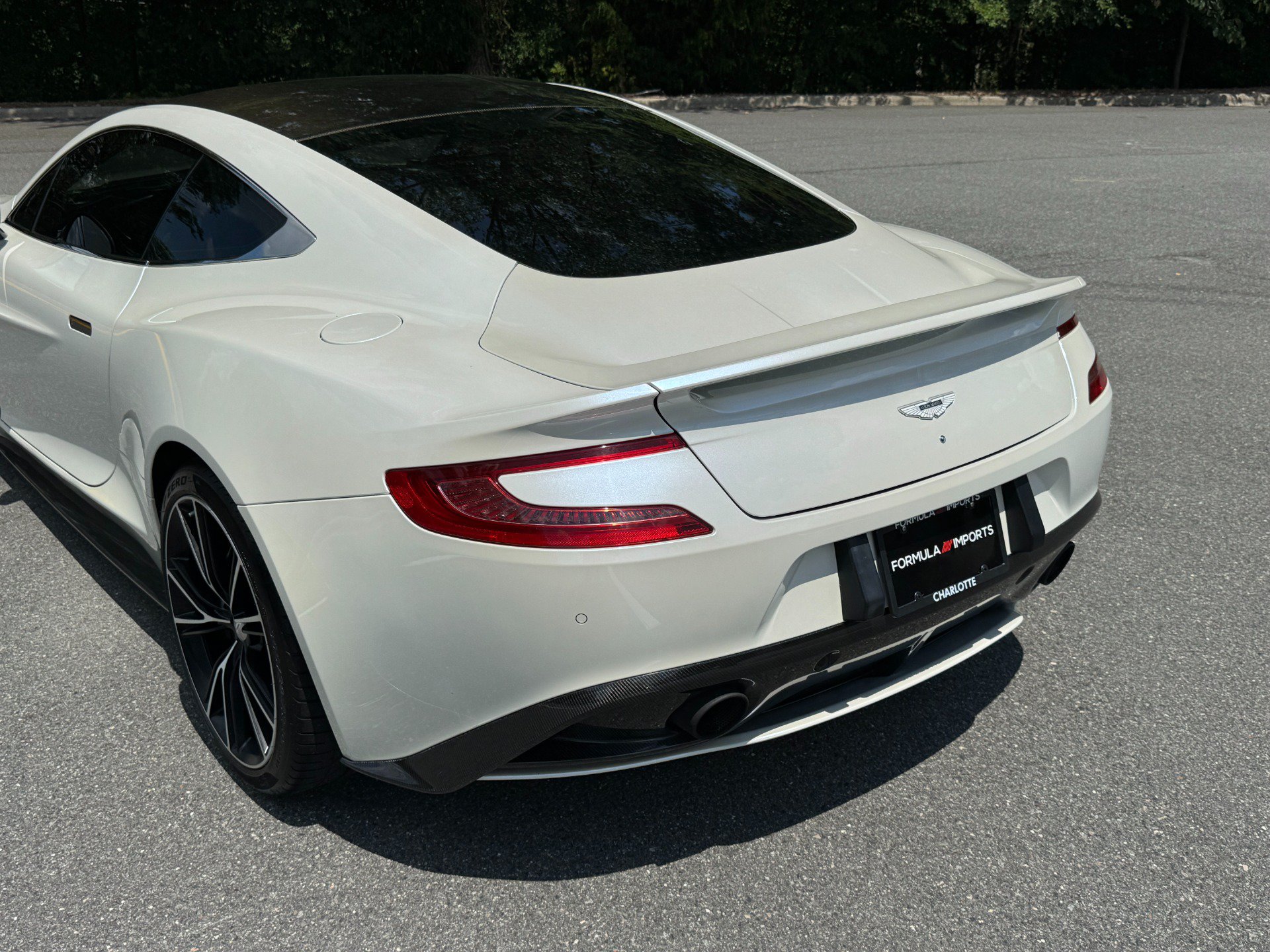Used 2014 Aston Martin Vanquish Coupe RWD image 23