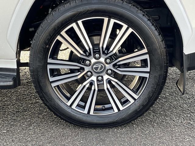 Certified 2024 Lexus LX 600 4WD w/ Appearance Package image 11