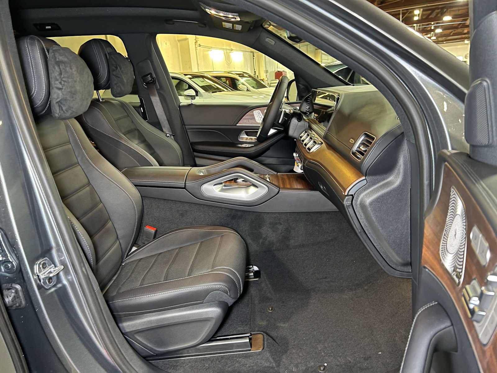 New 2026 Mercedes-Benz GLS 580 4MATIC image 12