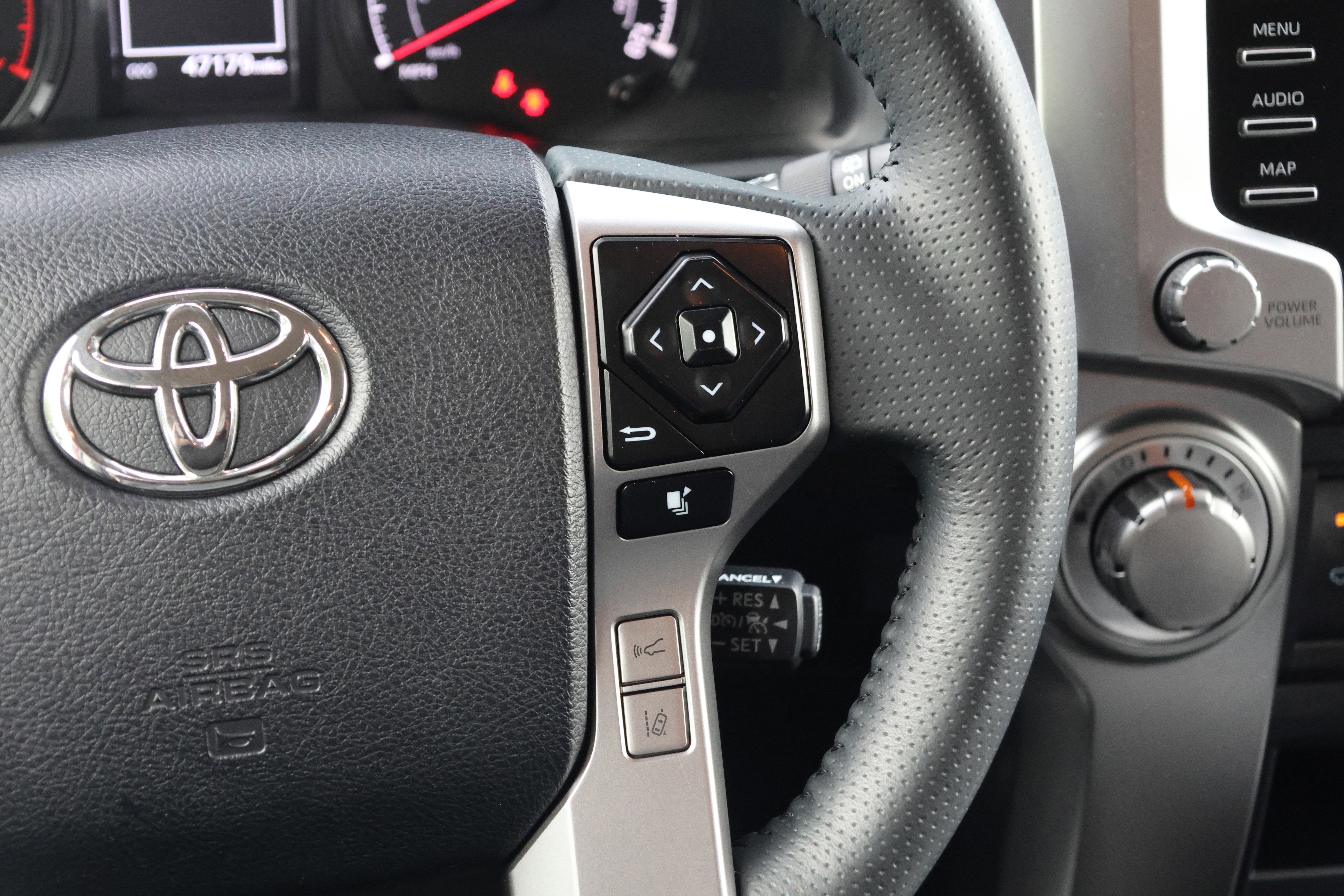 Used 2022 Toyota 4Runner SR5 AWD/4WD image 21