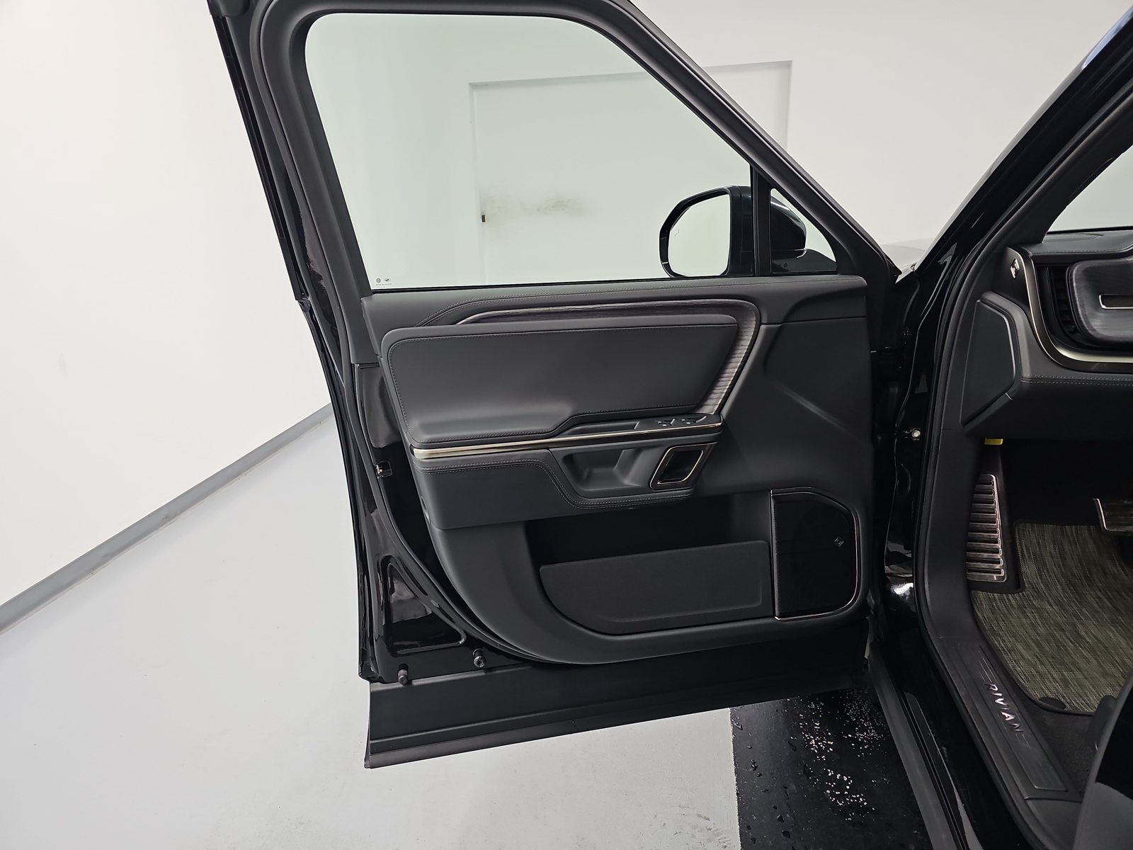 Used 2023 Rivian R1S Adventure Quad AWD/4WD image 16